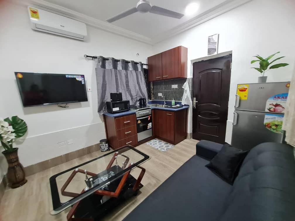 Nesta Barron -Home Away From Home North Legon Εξωτερικό φωτογραφία
