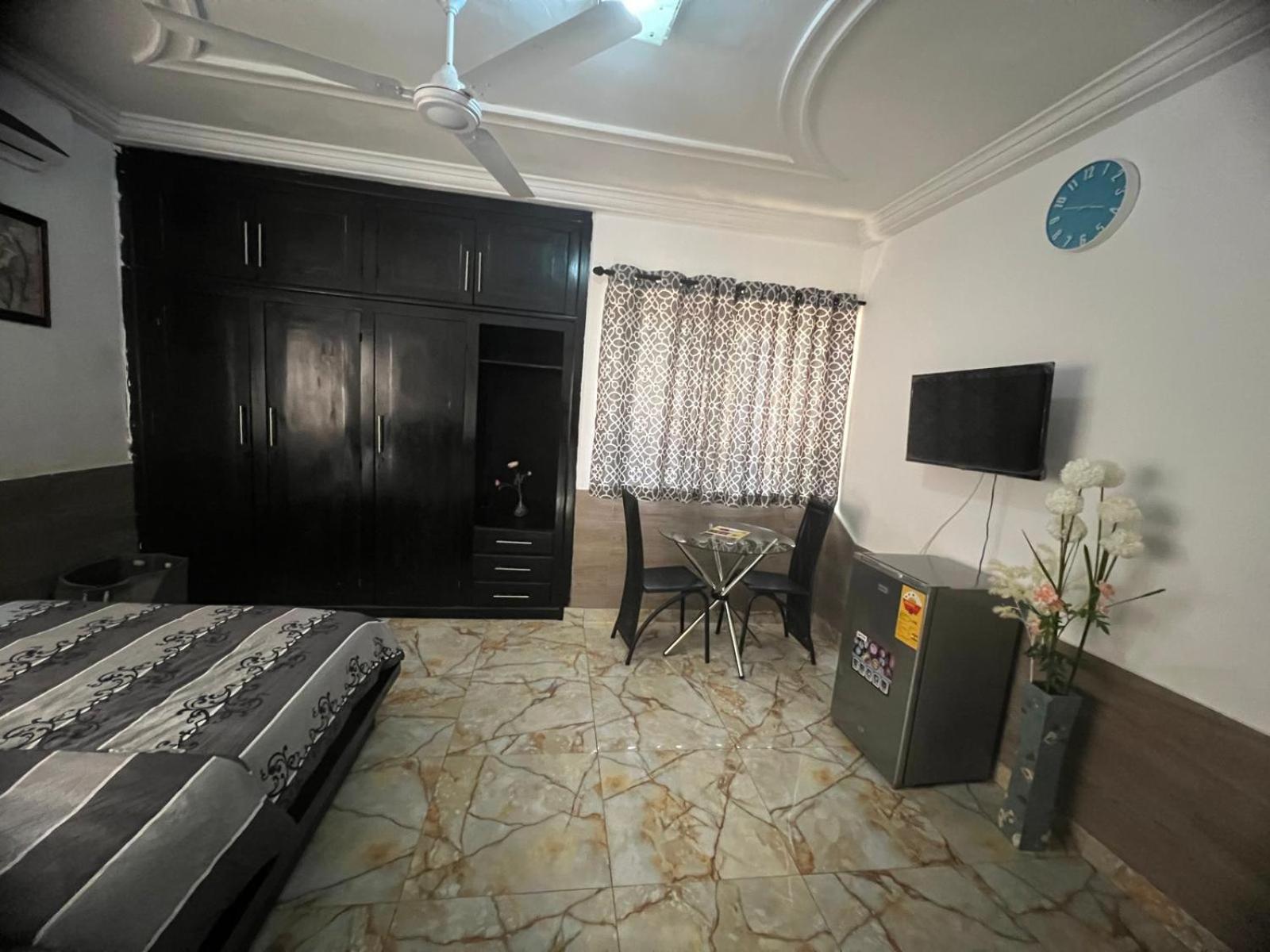 Nesta Barron -Home Away From Home North Legon Εξωτερικό φωτογραφία
